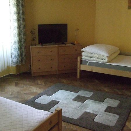 Old Walls Hostel Краков Экстерьер фото
