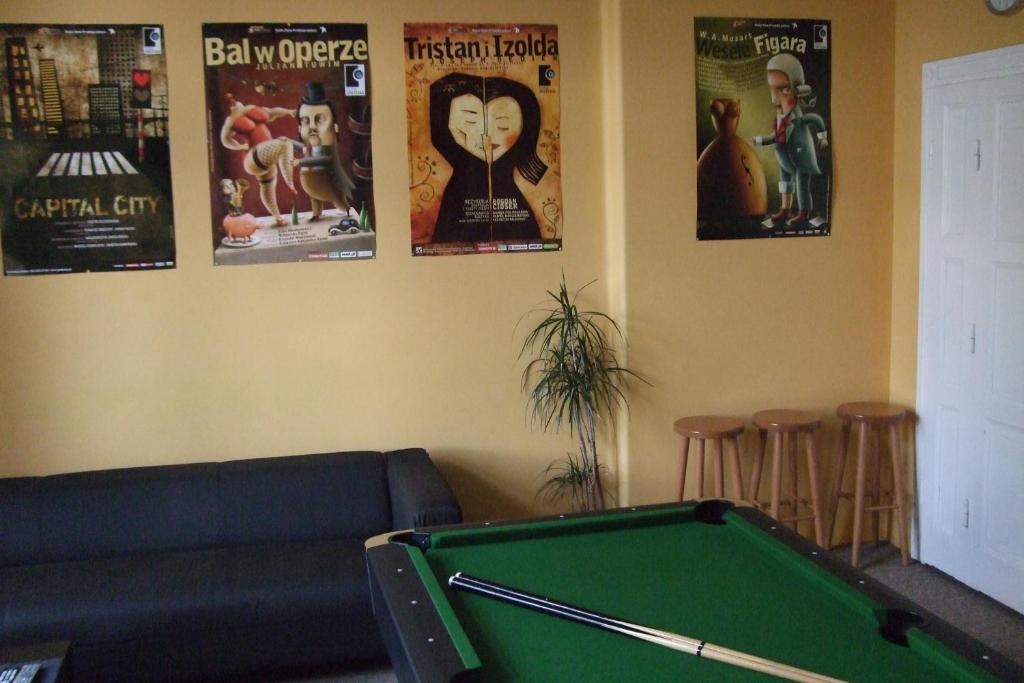 Old Walls Hostel Краков Экстерьер фото