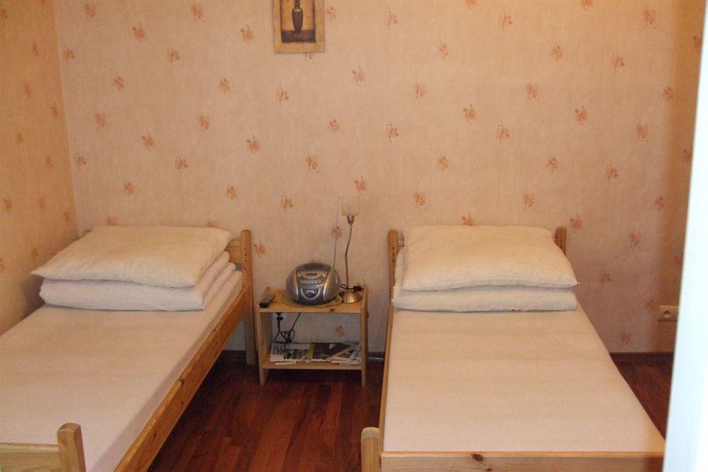 Old Walls Hostel Краков Экстерьер фото